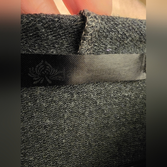 Jala Dolman Pullover - Picture 6 of 6